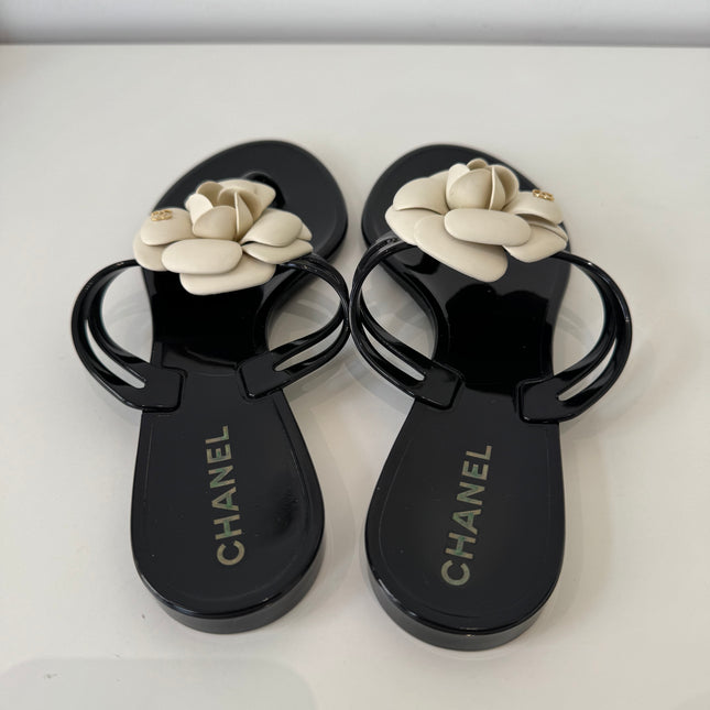 Sandales Chanel Camélia T38