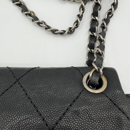 Sac Chanel Classic flap caviar