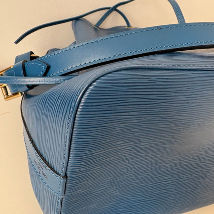 Sac Louis Vuitton PM Noé cuir épi bleu