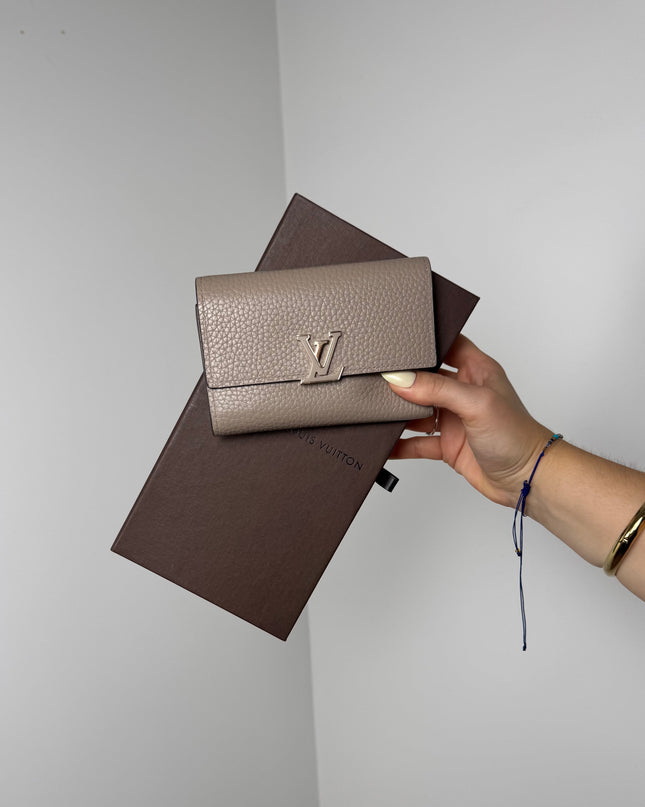 Portefeuille Louis Vuitton Capucines Compact