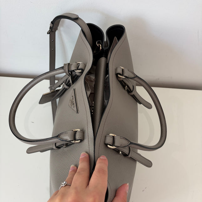 Sac Prada Double Cuir Saffiano Argile bandoulière