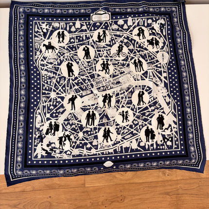 Carré hermès Les Amoureux de Paris 50 cm
