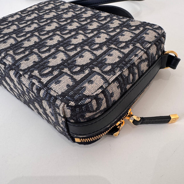 Sac Dior 30 montaigne Pouch