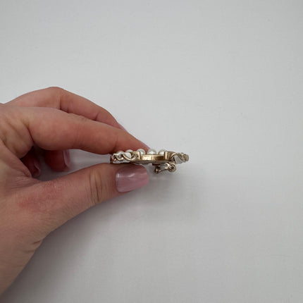 Broche Chanel double C perles et strass