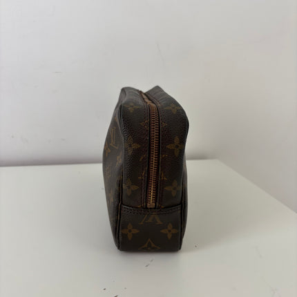Trousse de toilette 23cm Louis Vuitton