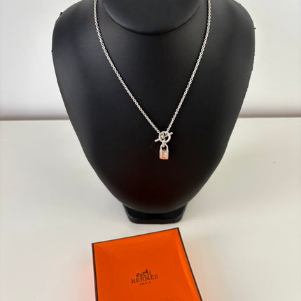 Collier Hermès amulette cadenas