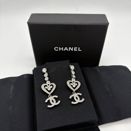 Boucles d’oreilles pendantes Chanel