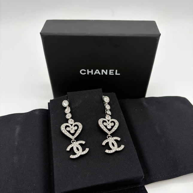 Boucles d’oreilles pendantes Chanel