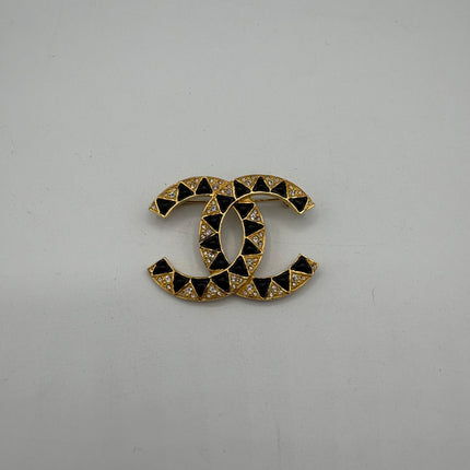 Broche Chanel double C