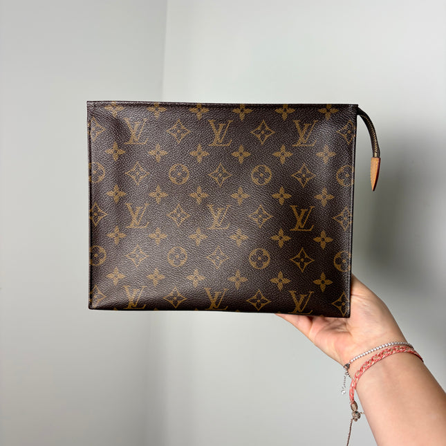 Poche Toilette Louis Vuitton 26 Monogram