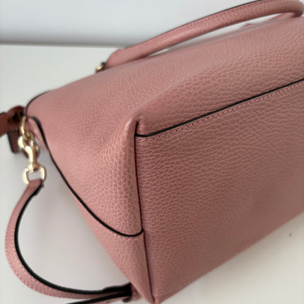 Sac à main Gucci GG charm moyen