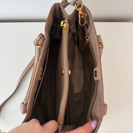 Sac Prada Galleria moyen vieux rose