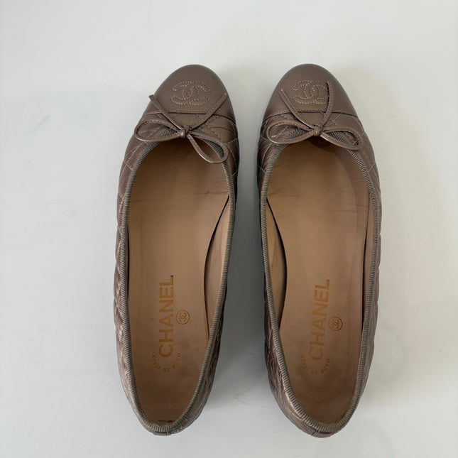 Ballerines Chanel matelassées T39