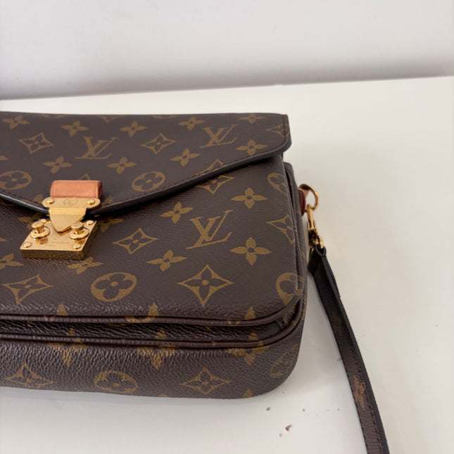 Sac Pochette Louis Vuitton Métis Monogram