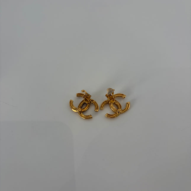 Boucles d'oreilles Chanel CC à clips