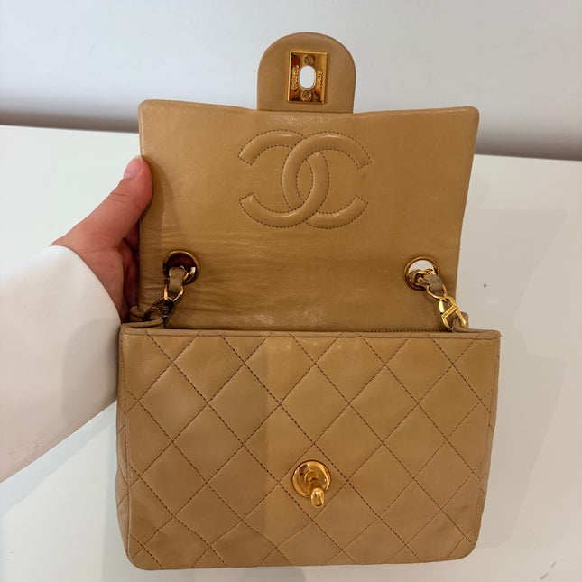 Sac Chanel Timeless Mini Square Beige