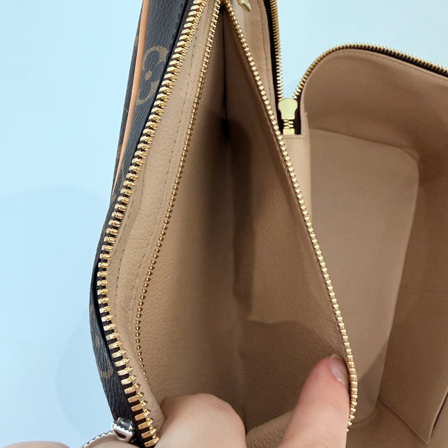 Vanity Louis Vuitton case Nice BB