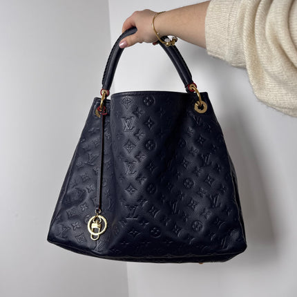 Sac Louis Vuitton Artsy Mm