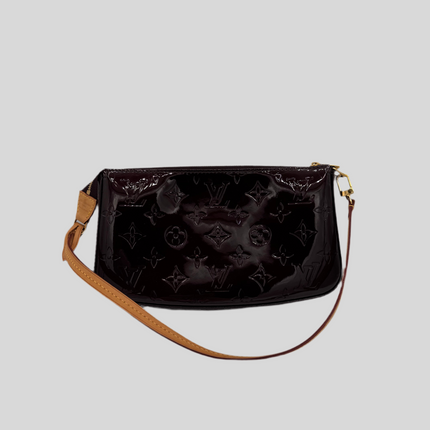 Pochette Accessoires Louis Vuitton Vernis Amarante