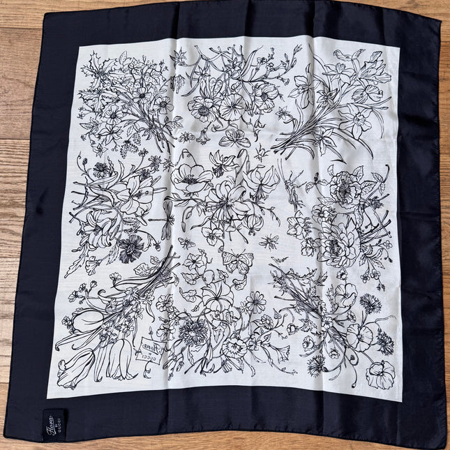 Carré Gucci 63cm Flora Noir & Blanc