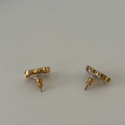 Puces d’oreilles Chanel CC