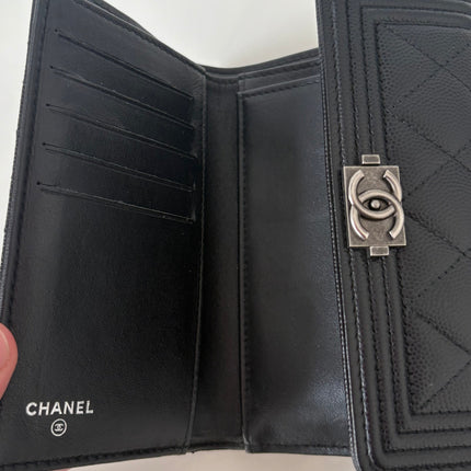 Portefeuille Chanel Boy à rabat