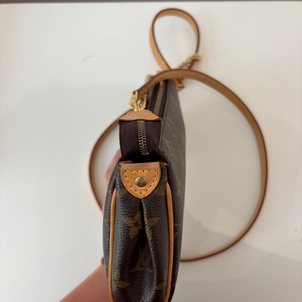 Sac pochette Louis Vuitton Eva Monogram