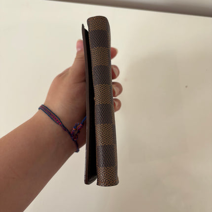 Porte monnaie/ portefeuille Louis Vuitton