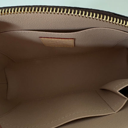 Louis Vuitton Pochette Cosmétique MM