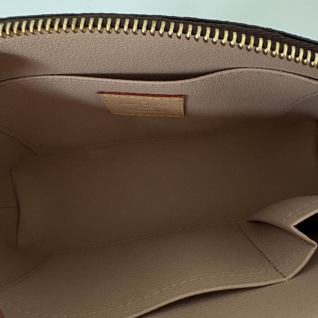 Louis Vuitton Pochette Cosmétique MM