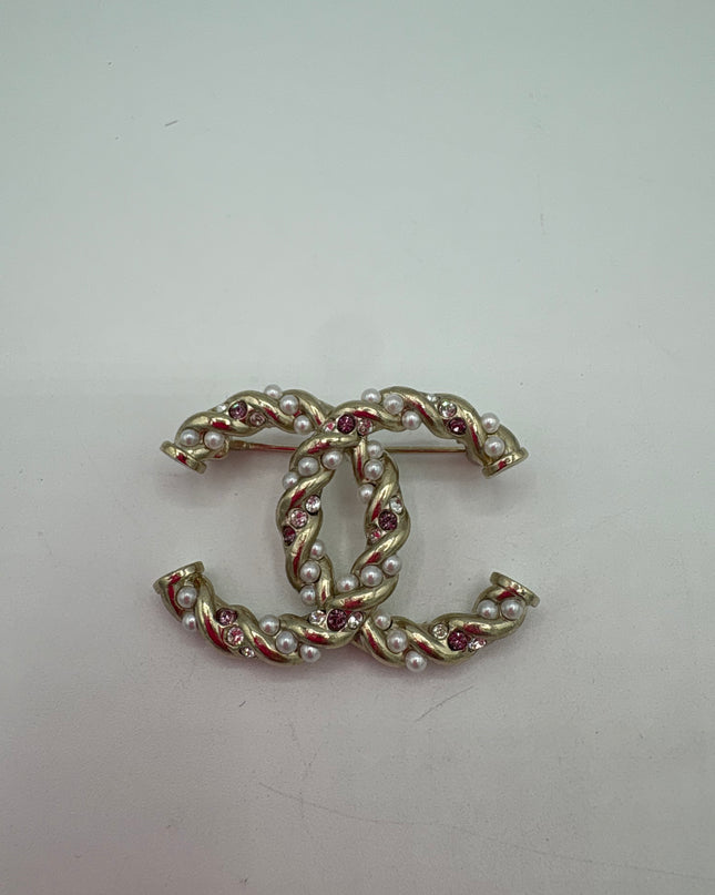 Broche Chanel double c perles