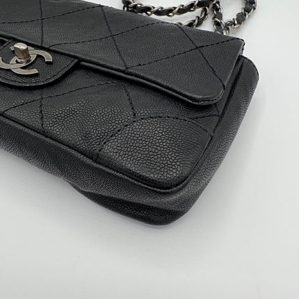 Sac Chanel Classic flap caviar
