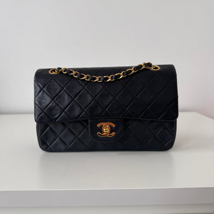 Sac Chanel Timeless 23cm Vintage noir