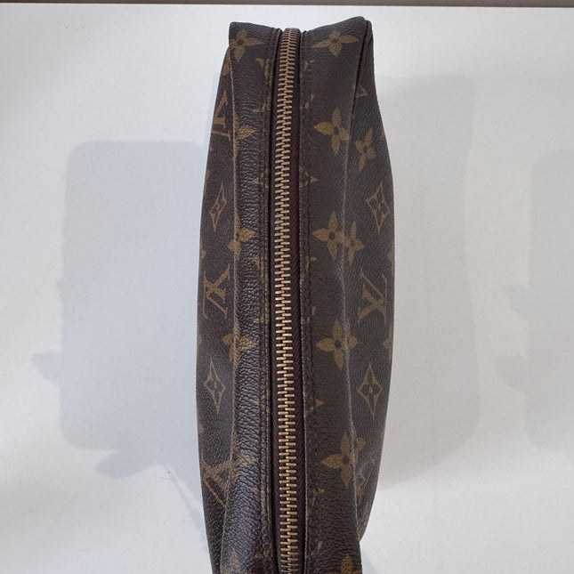 Trousse de toilette Louis Vuitton 23