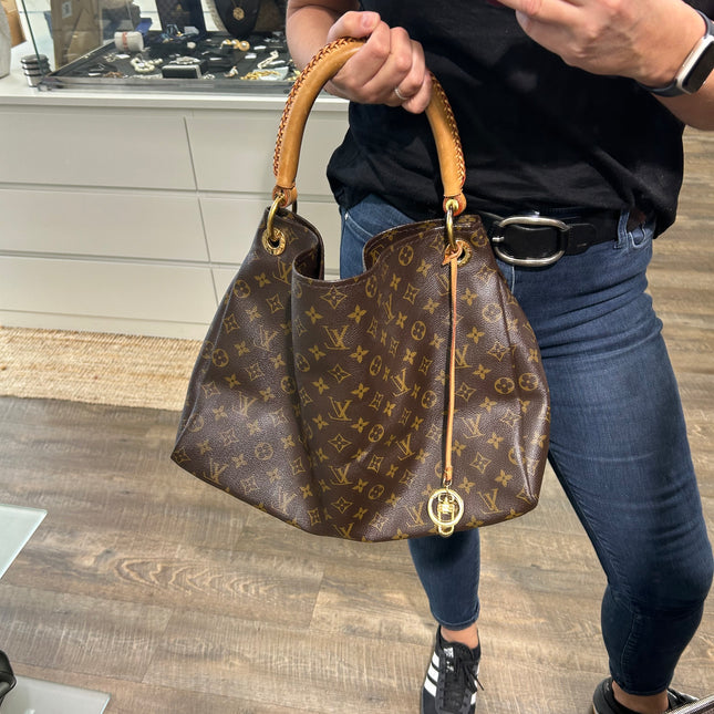 Louis Vuitton Artsy MM
