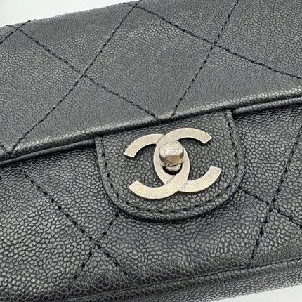 Sac Chanel Classic flap caviar