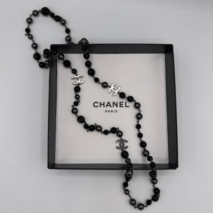 Sautoir Chanel perles noires