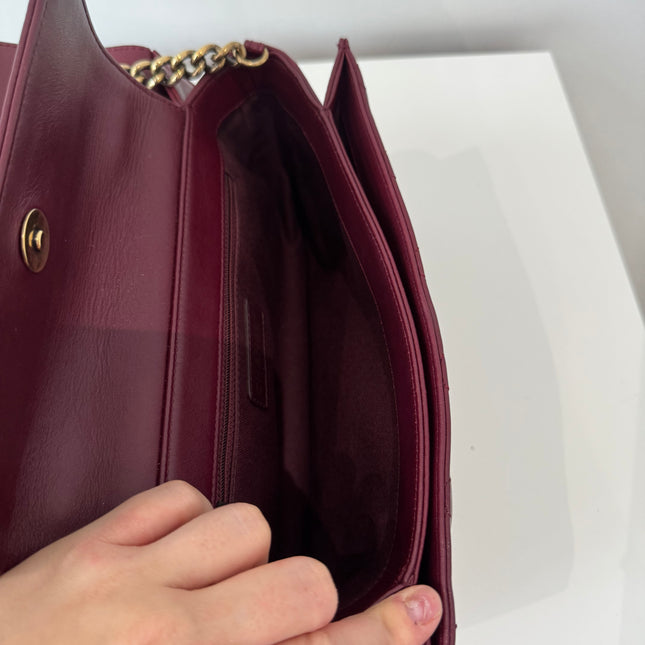 Sac Chanel Perfect Edge bordeaux épaule