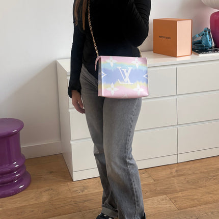 Poche de toilette Louis Vuitton édition limitée Escale 26