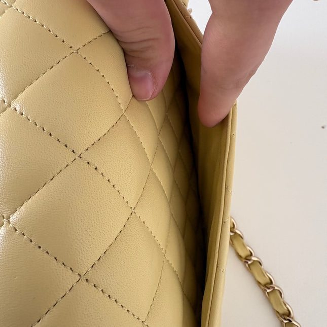 Sac Chanel Timeless jaune pâle 23 cm