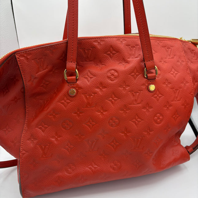 Sac Louis Vuitton Lumineuse cuir empreinte rouge