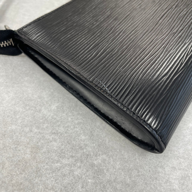 Pochette Épi Louis Vuitton
