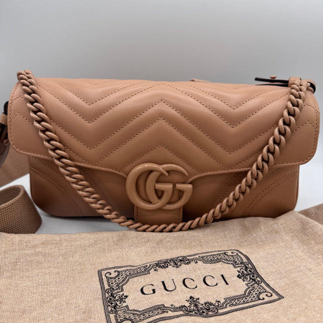 Sac Gucci GG Marmont matelassé beige