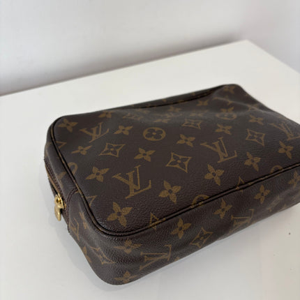 Trousse de toilette Louis Vuitton 23cm