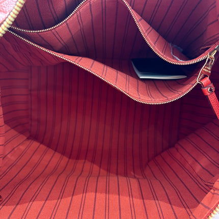 Sac Louis Vuitton Lumineuse cuir empreinte rouge