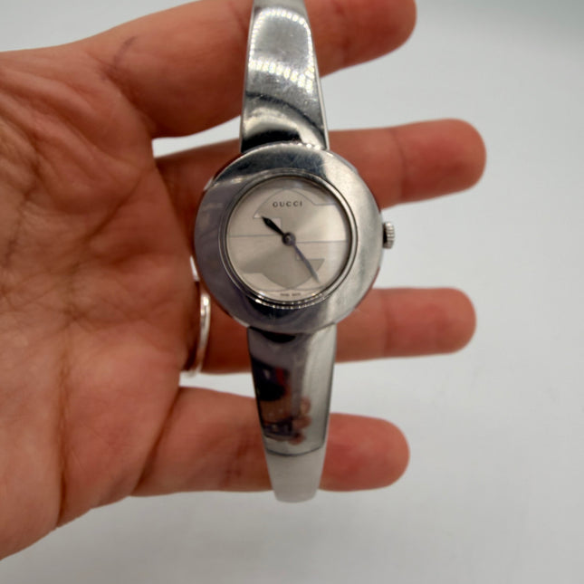 Montre Gucci U play acier argenté