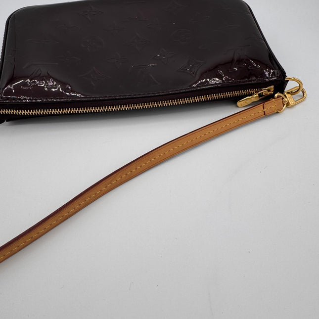 Pochette Accessoires Louis Vuitton Vernis Amarante