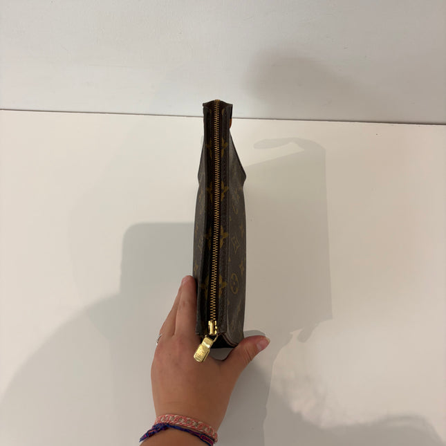 Poche toilette Louis Vuitton Monogram 18