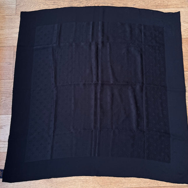 Carré de soie Louis Vuitton Noir Monogram
