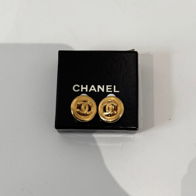 Boucles d’oreilles Chanel clips vintage
